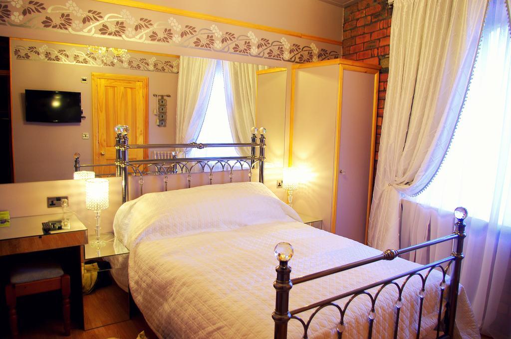 הליפקס Crown House Suites חדר תמונה