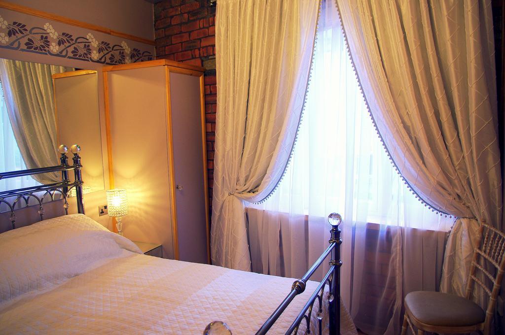 הליפקס Crown House Suites חדר תמונה